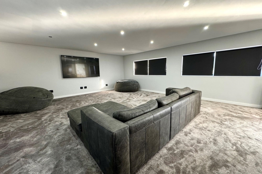 9 Bedroom Property for Sale in Long Acres Country Estate Western Cape